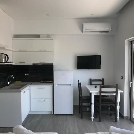 Edina By Hp Hotel Sarande Exterior photo