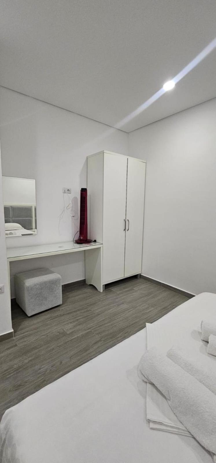 Edina By Hp Hotel Sarande Exterior photo