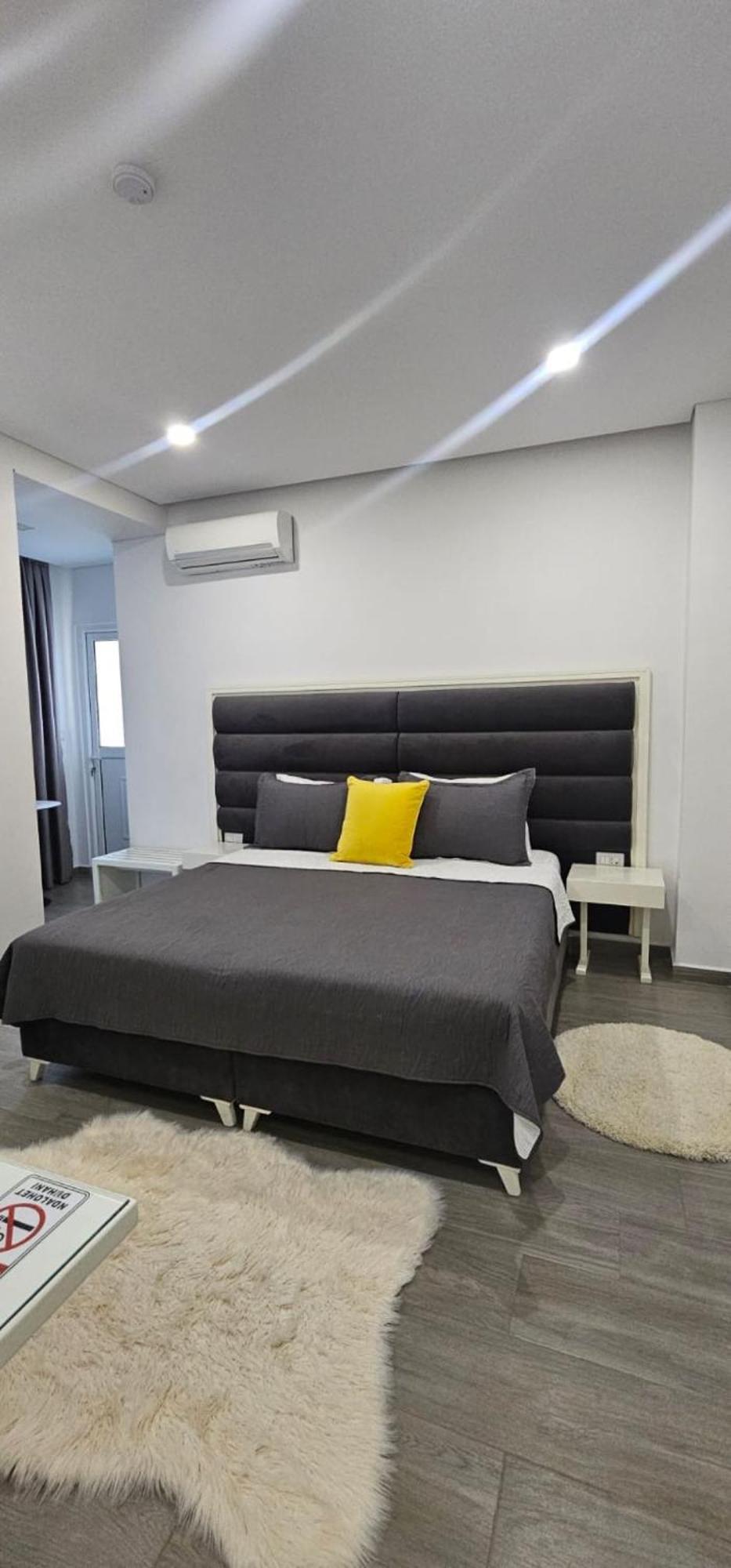 Edina By Hp Hotel Sarande Exterior photo